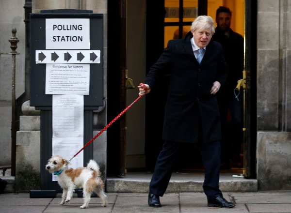Boris Johnson sandık başında 